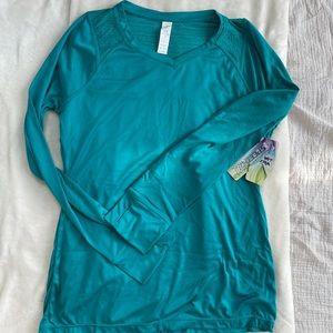 Morét Ultra Activewear Long Sleeve Top size small